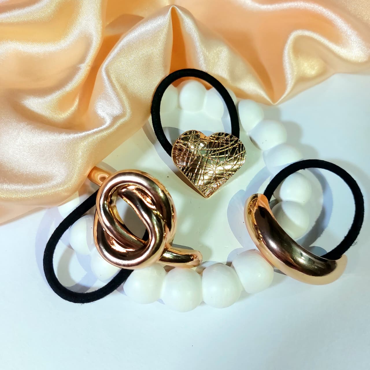 HAIR TIES