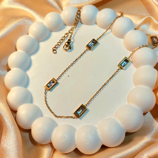 White stone combo